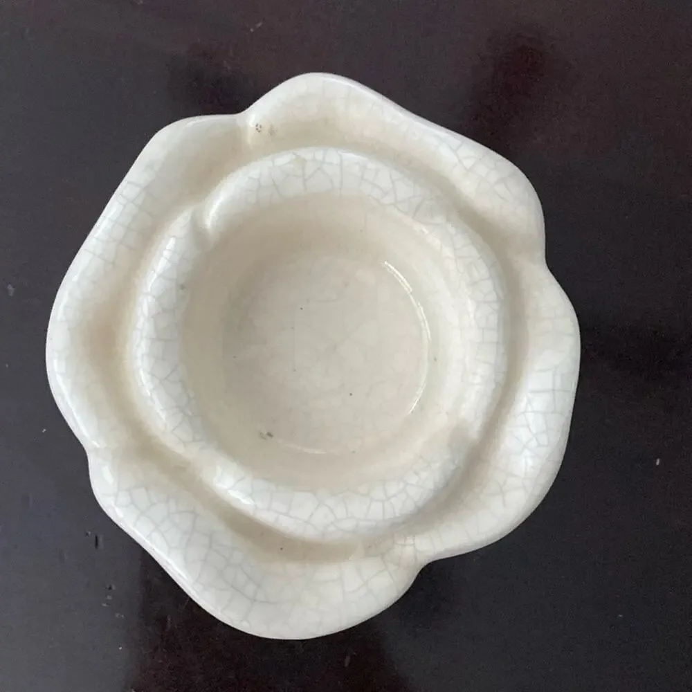 Vintage Hallmark cream ceramic rose‎ petal tea light candle holder